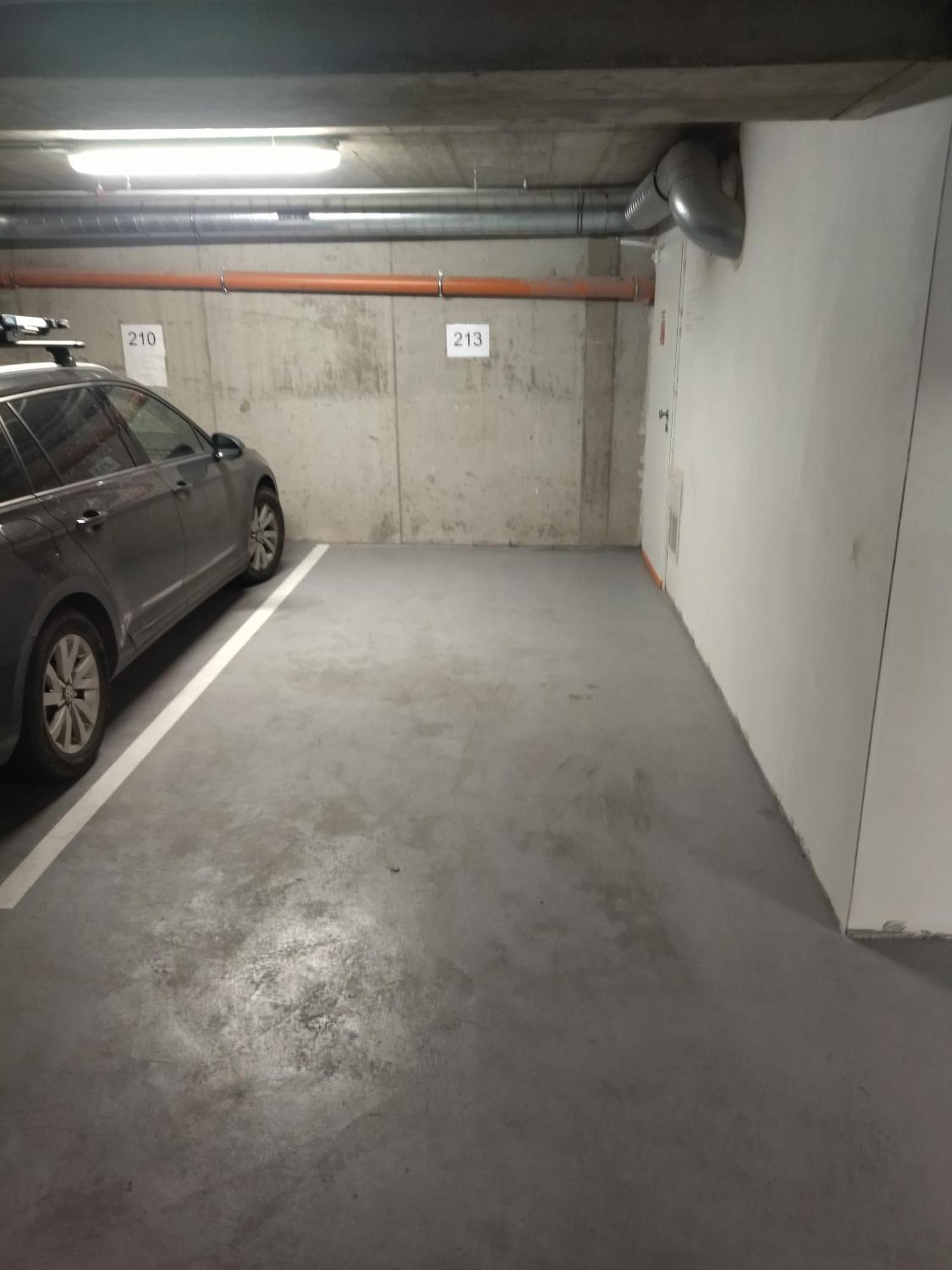 Brand New Studio Apartment #24 In Elite Residence With Free Secure Parking In The Center Praag Buitenkant foto